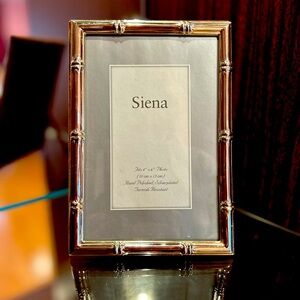 Elegant Gold Photo Frame